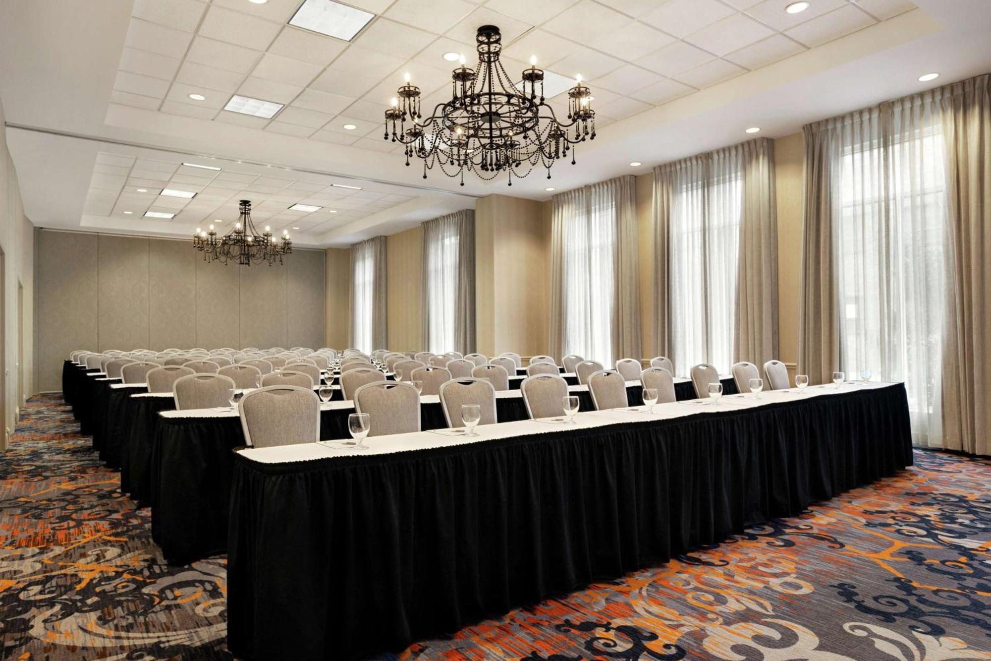 Hilton Garden Inn New Orleans Convention Center Zewnętrze zdjęcie